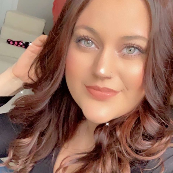 Meet your Posher, Lauren - Picture 4 of 4